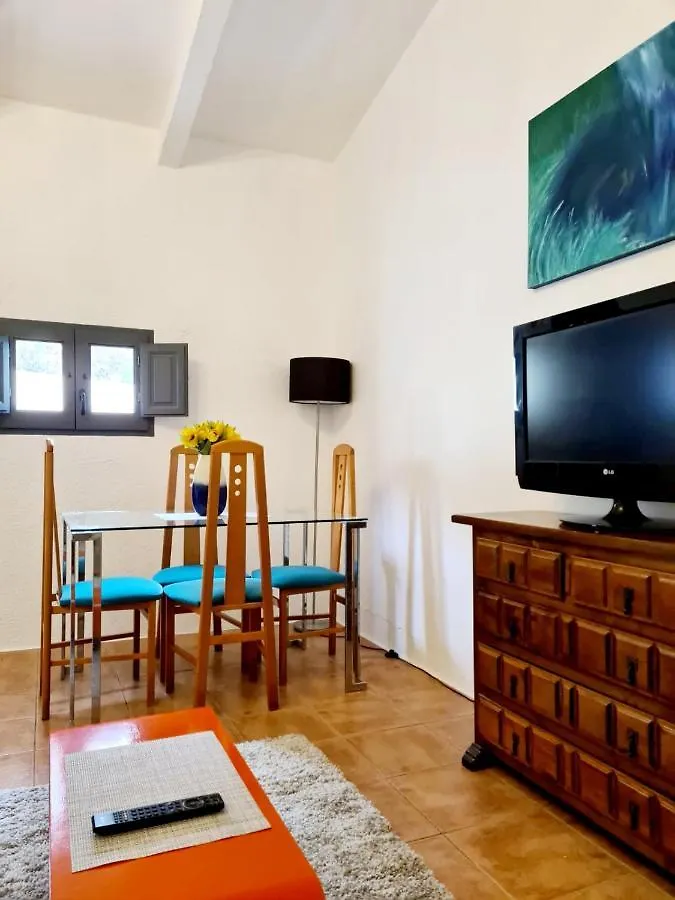 Apartment Casa Tropical, Serene Poolside Retreat In Nature Albox Spain